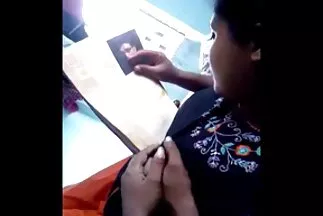 يحل محل shmonka المتدفقة من الرغبة فيلم سكسي اجنبي مترجم في الحصول على ديك كبيرة.
