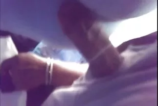قامت الأم بخداع زوجها مع حبيب صديقتها أمام افلام اجنبي سكسي مترجم عينيها أمام كاميرا الويب.
