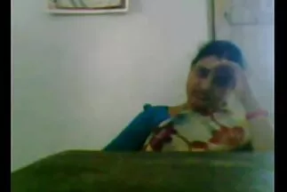 سيدة ذات وشم كبير الثدي يهيمن عليها افلام سكسي مترجمة النادل