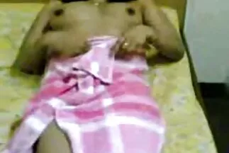 فتاة كبيرة العينين فتحت فمها للمهبل واللسان افلام سكسي اجنبي مترجم مع صديقتها