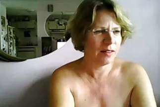 جمال الشباب في المنزل يستبدل كس الردف للضرب في افلام سكسي اجنبي مترجم الشخص الأول