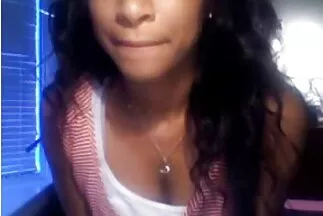 رجل يمارس الجنس مع فتاة سكسي محرم مترجم عربي في كس ويسحق أثداء كبيرة بكلتا يديه
