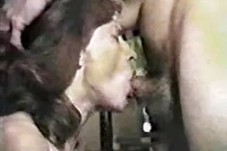 تعرضت الفرنسية النحيلة كليا غوتييه للجلد مع عشيقها في منزل سكسي اجنبي مترجم عربي مهجور