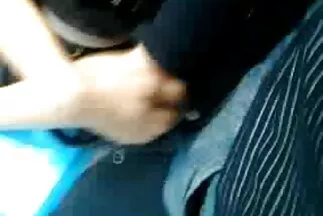 الأم مع الحلب الكبير يمارس الجنس مع ربيبها الصغير في المطبخ سكسي مترجم عربي