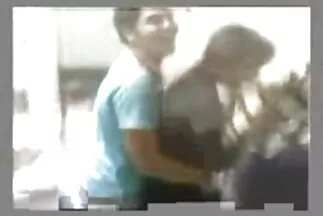 قام الرجل بممارسة الجنس بلطف مع شقيقتين فلم سكسي مترجم عربي صغيرتين