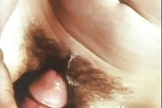 جاءت الأم وعلمت الشاب كيف يمارس سكسي اجنبي عربي الجنس بشكل صحيح.
