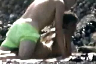 أعطت ثلاث صديقات للرجل اللسان ونهض من مرض السرطان ، متوقعين تغلغل سكسي مترجم للعربية عميق في المهبل.