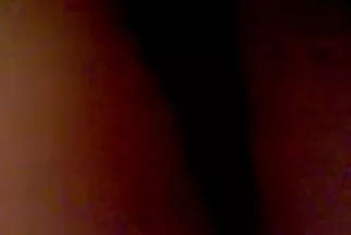 امرأة سمراء جميلة أعطت سكسي مترجم عربي اللسان وفردت ساقيها لممارسة الجنس المهبلي