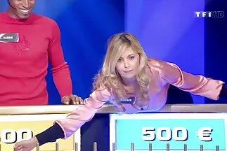 امرأة سمراء مثير مارس الجنس مع شخص سكسي مدبلج عربي غريب في السيارة