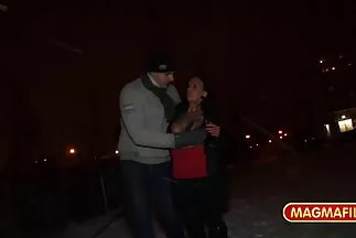 ممرضة سكسيمترجم عربي في جوارب سوداء تمتص قضيب مريض آخر