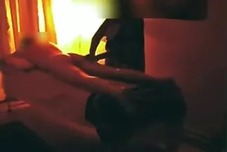 فتاة افلام سكسي مترجم عربي روسية تلتصق بقبعتها الضيقة بسبب الإباحية محلية الصنع