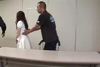شقراء وشم رفع ساقيها و cums من ممارسة الجنس مع رجل سكسي العائله القذره مترجم عربي أسود.